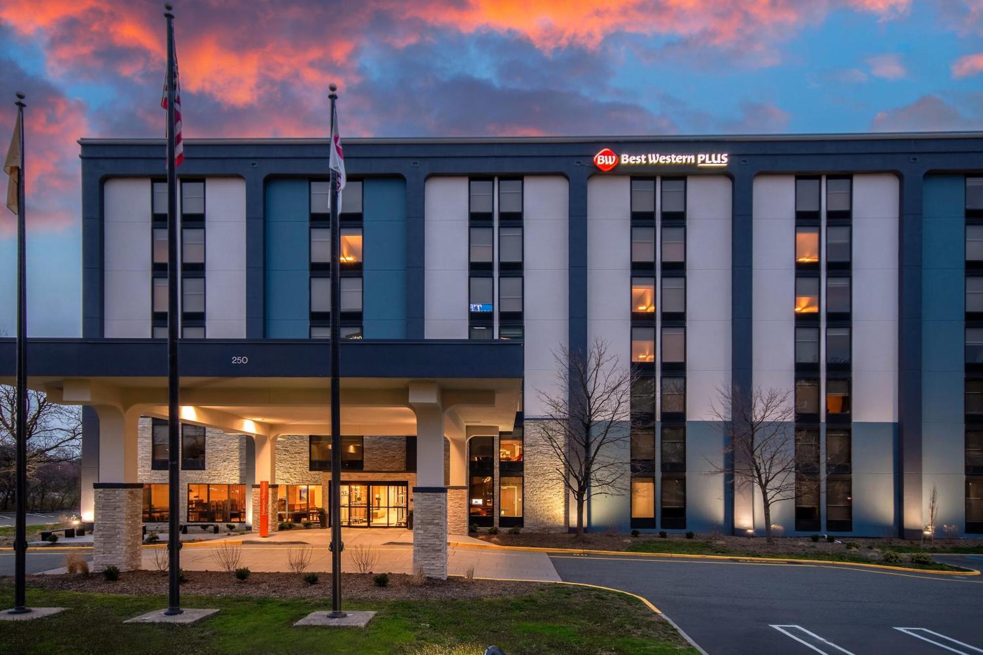 Best Western Plus Meadowlands Secaucus Esterno foto